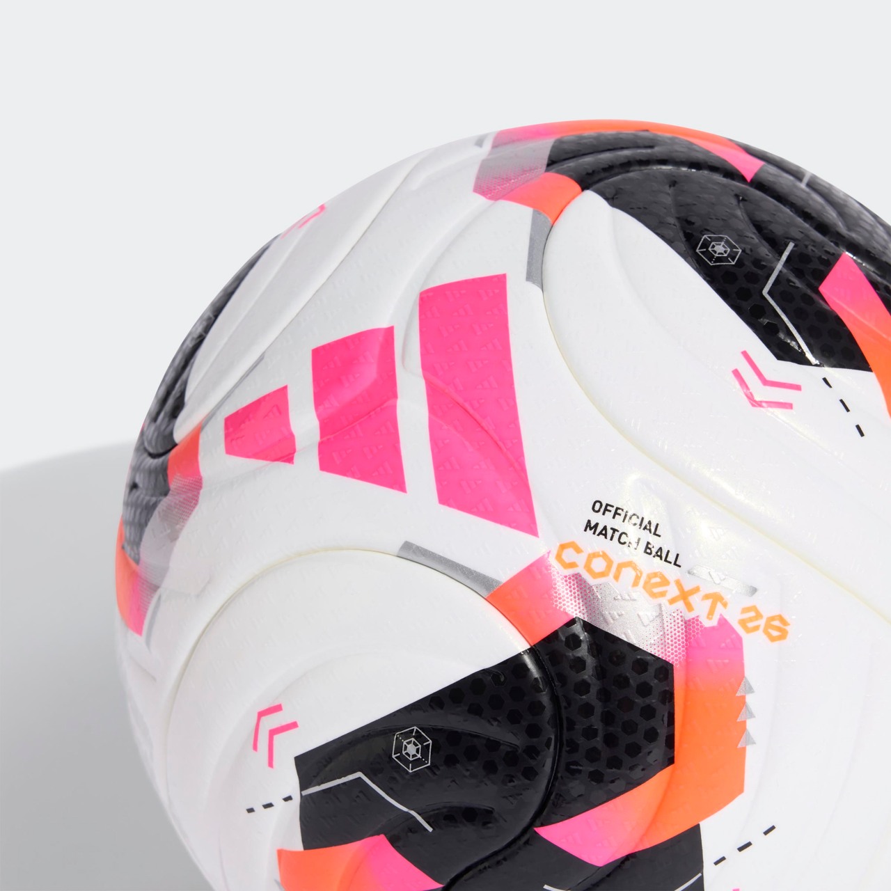 Футбольный мяч Adidas Conext 26